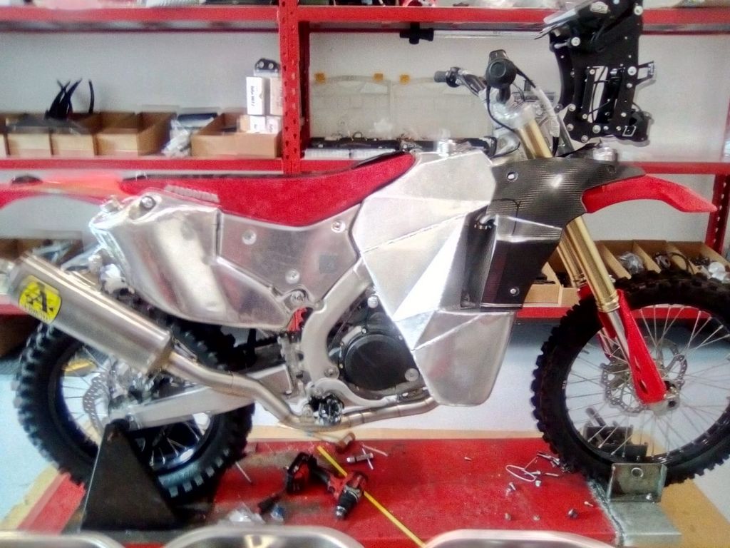 Honda 450 Rally 2019 serbatoi alluminio 03